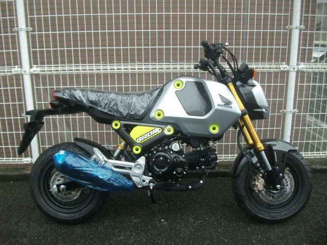 人気商品の 2021年モデル以降 新型5速ＧＲＯＭ 新品未使用リア